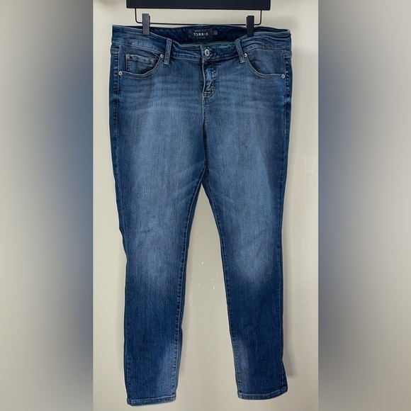 torrid Denim - TORRID PREMIUM BOYFRIEND JEANS SIZE 16R